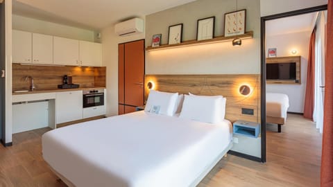Kitchen or kitchenette, Bedroom, Family, acessibility
