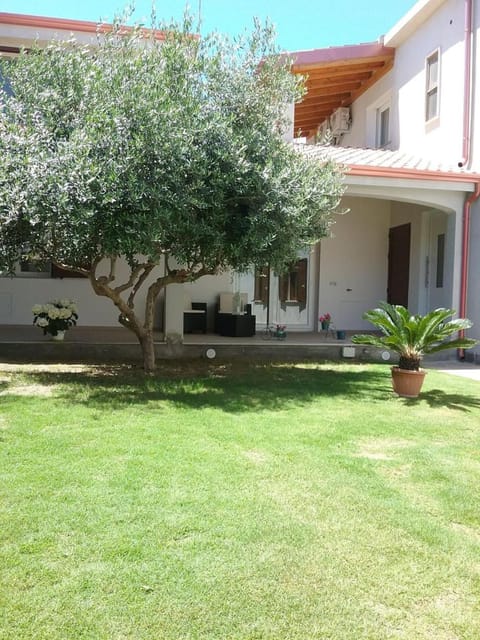 Property building, Garden, Garden, Garden view