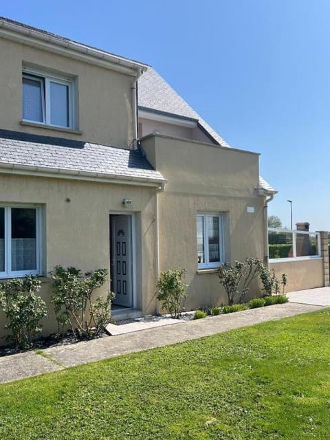 Property building, Garden, Garden view