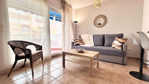 Living room, heating, internet, air conditioner