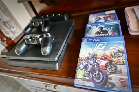 TV and multimedia, Dining area