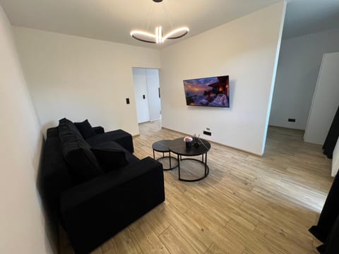 TV and multimedia, Living room, Photo of the whole room, Seating area