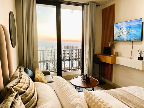 TV and multimedia, Photo of the whole room, Bedroom