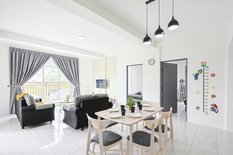Living room, Seating area, Dining area