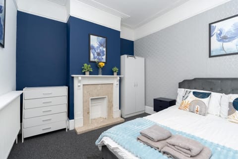 Open Mind Property - 9 Guests & Free Parking Apartment in Portsmouth