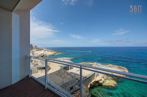 Nearby landmark, Day, Natural landscape, View (from property/room), Balcony/Terrace, Beach, Sea view