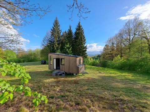 Property building, Spring, Off site, Day, Natural landscape, View (from property/room), Mountain view, Sports, Location, Parking, pet friendly
