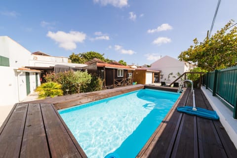 Swimming pool, Swimming pool