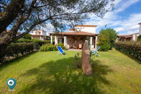 Property building, Spring, Day, Natural landscape, Garden, Garden view