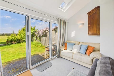 Garden, Living room, Seating area