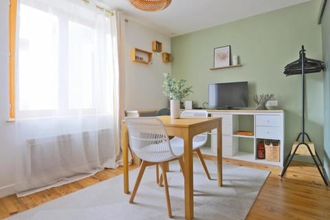 TV and multimedia, Dining area