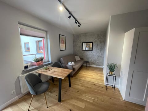 Bed, Living room, Photo of the whole room, Seating area, Dining area