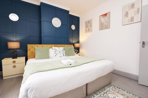 Spacious 4BR House By Homesy Short Lets & Serviced Accommodation Cardiff With Free Parking & WiFi House in Cardiff