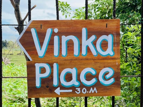 Day, Property logo or sign, Natural landscape, Logo/Certificate/Sign, Street view