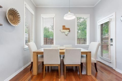 Family 3BR 2BA 1810SQFT Bright Spacious Home with Private Yard in Zilker House in Zilker