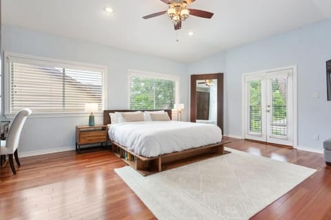 Family 3BR 2BA 1810SQFT Bright Spacious Home with Private Yard in Zilker House in Zilker