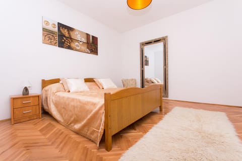 Decorative detail, Bedroom