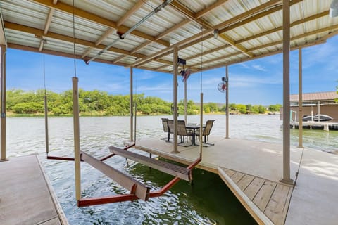 Ruff Lakehouse on Lake LBJ House in Rio Grande