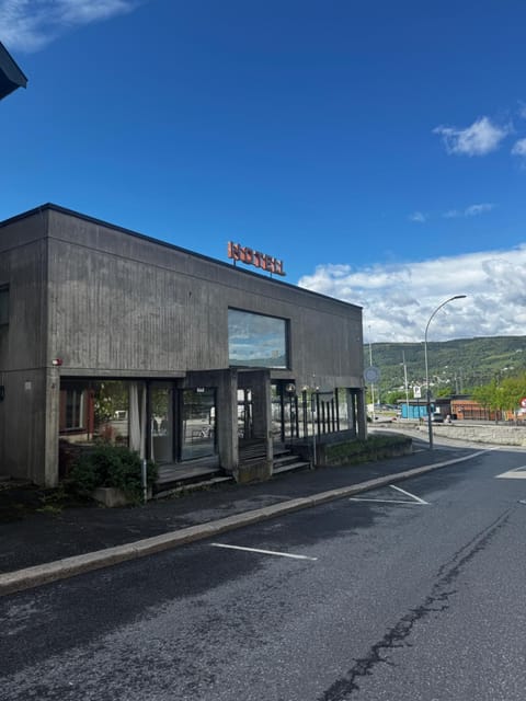 Property building, Facade/entrance, Off site