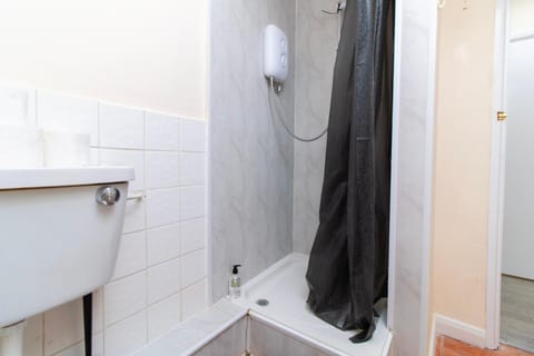 Brookvale Guest House Room 15 Bed and Breakfast in Southampton