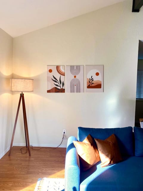 Zilker Home 3 Bedroom 2 Bath with Backyard House in Zilker