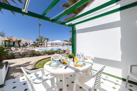 Balcony/Terrace, Other, Pool view