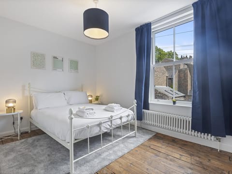 Bed, Other, Bedroom, towels