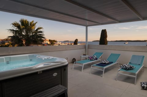 Hot Tub, Balcony/Terrace, Sea view