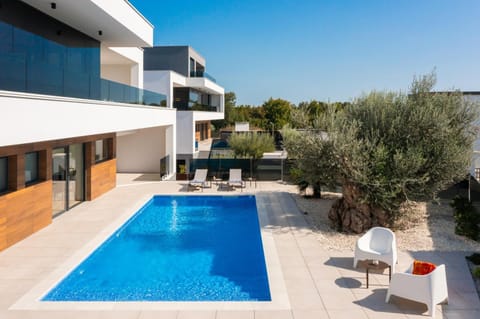 Garden, Swimming pool