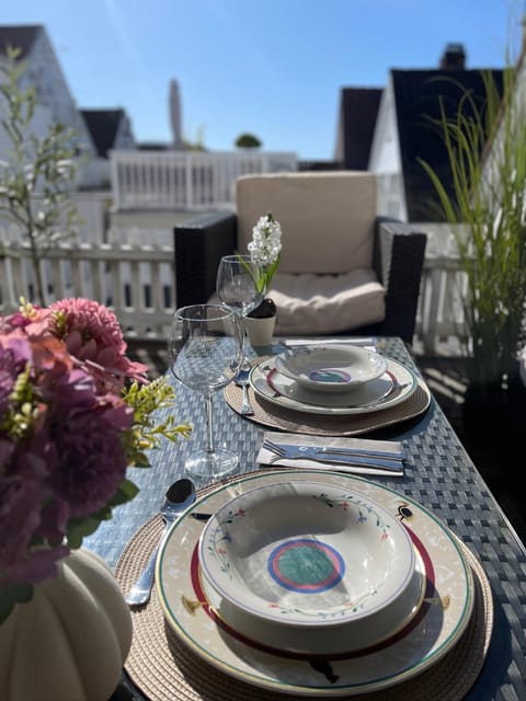 Day, Dining area