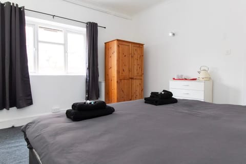 Pebbles Guest House Room 1 Bed and Breakfast in Southampton