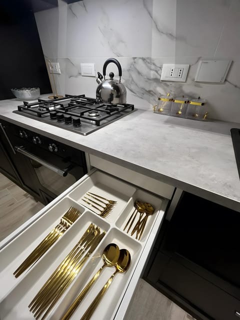 Kitchen or kitchenette, Living room