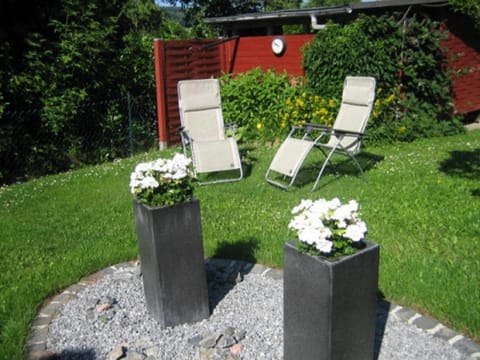 Garden, sunbed