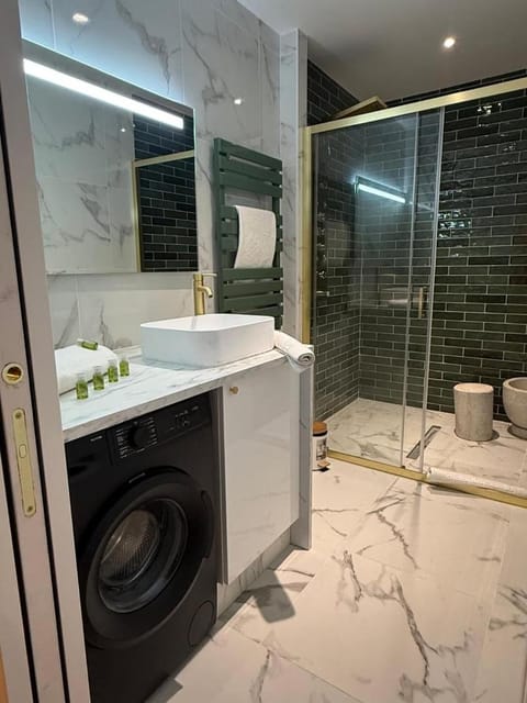 MOON 25 Apartment in Nice