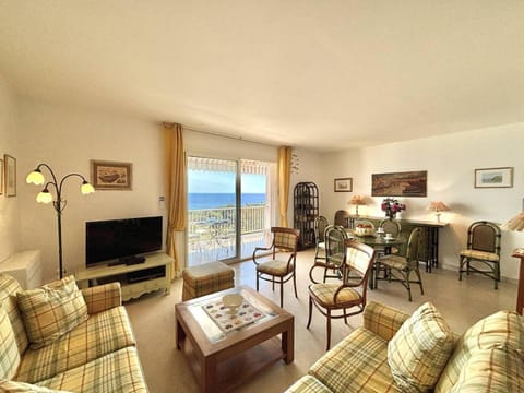 Living room, Sea view