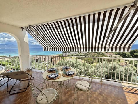 View (from property/room), Balcony/Terrace, Sea view