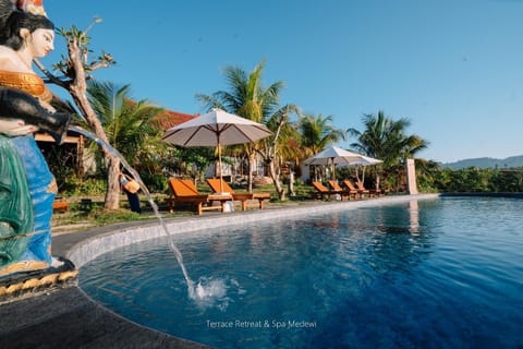 Nearby landmark, Day, Natural landscape, Garden, Garden view, Mountain view, Pool view, Swimming pool, sunbed