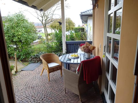 Property building, Garden, Balcony/Terrace