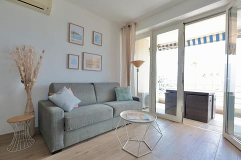 L'impérial - Apt 3 Prs vue mer - Clim - Parking Apartment in Antibes