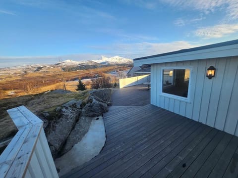 Property building, Day, Natural landscape, View (from property/room), Balcony/Terrace, Mountain view