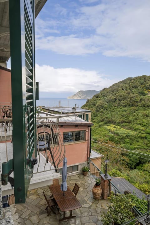 Carina House Apartment in Corniglia