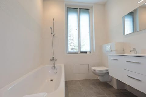 Cosy Muguets - Luxury Apartment for 6 People with Sea View Apartment in Antibes