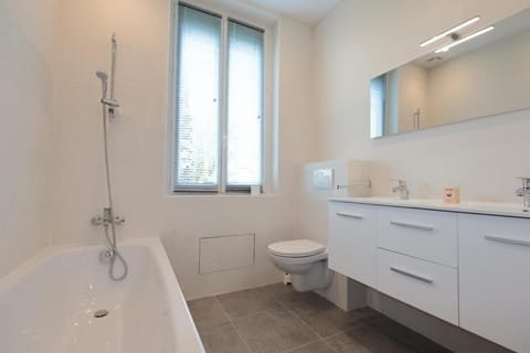 Cosy Muguets - Luxury Apartment for 6 People with Sea View Apartment in Antibes