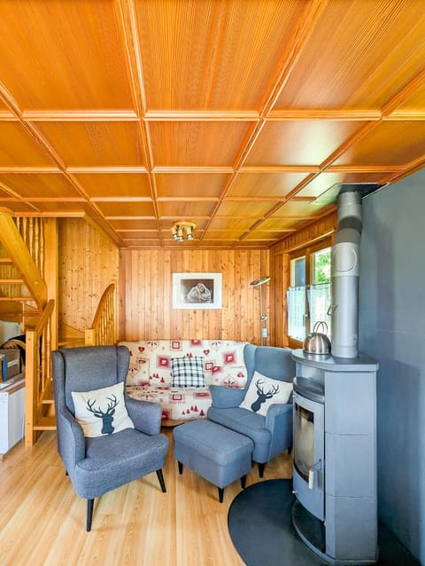 Living room, Seating area, fireplace