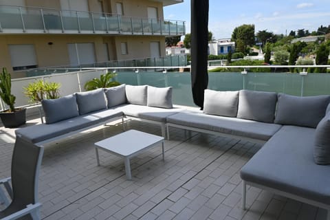 M438 - Marcelli, trilocale con ampia terrazza a 30mt dal mare Apartment in Marcelli
