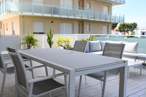 M438 - Marcelli, trilocale con ampia terrazza a 30mt dal mare Apartment in Marcelli