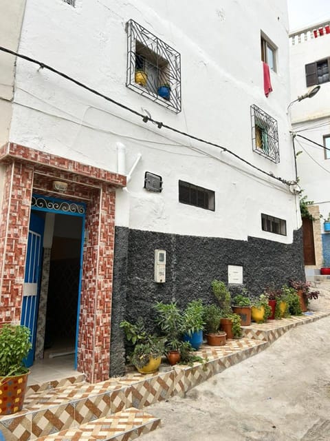 Property building, Day