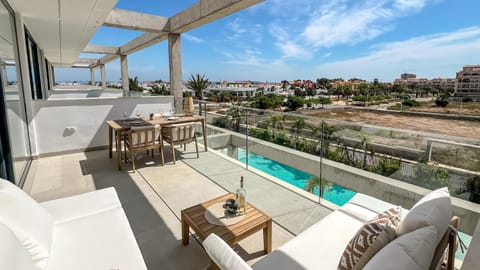 Balcony/Terrace, Pool view