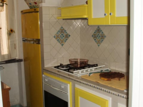 Kitchen or kitchenette, Kitchen or kitchenette