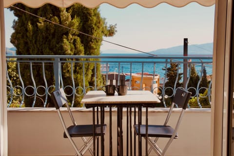 View (from property/room), Balcony/Terrace, Sea view